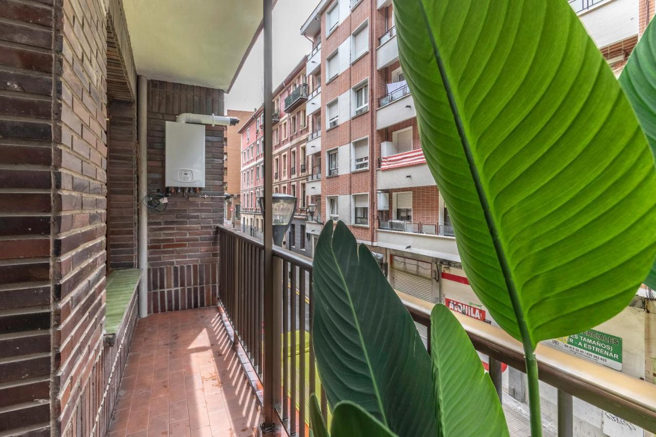 New! Lovely 4-Bedroom Loft In Bilbao Kültér fotó